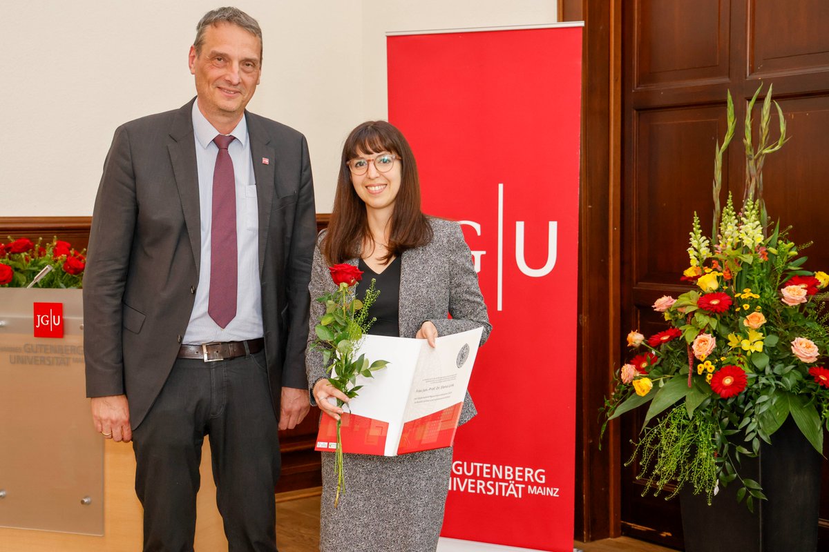 📢Award am IfP! 🏆
@ElenaLink11 erhält den Sibylle Kalkhof-Rose-Universitätspreis für herausragende persönliche und wissenschaftliche Leistungen!  
Wir gratulieren herzlich zu dieser besonderen Auszeichnung!
Details👉ifp.uni-mainz.de/2024/06/17/jun…