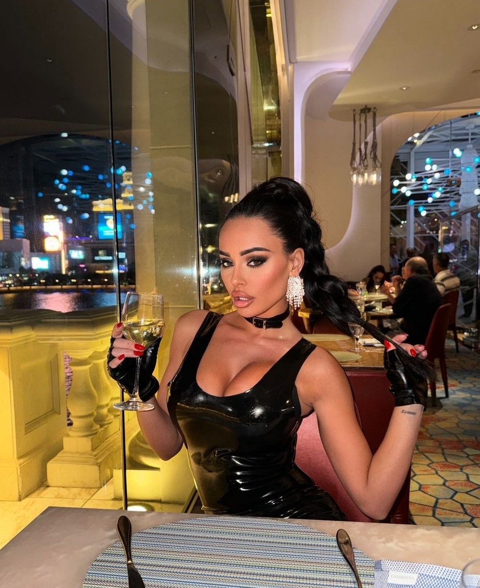 Romantic night out with <a href="/ORDEROFHAWK/">𝐅𝐫𝐞𝐲𝐚 𝐖𝐢𝐥𝐬𝐨𝐧</a>. May or may not be using this as an opportunity to find a new v̵i̵c̵t̵i̵m̵ toy we can share tonight.