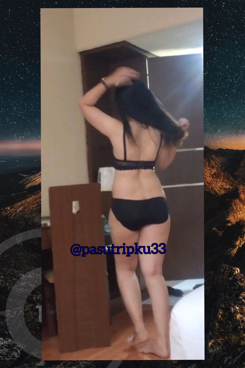 Enak nih kalau di sodok dari belakang apa lagi hujan² gini 🤤🤤🤭🤭🫣🫣