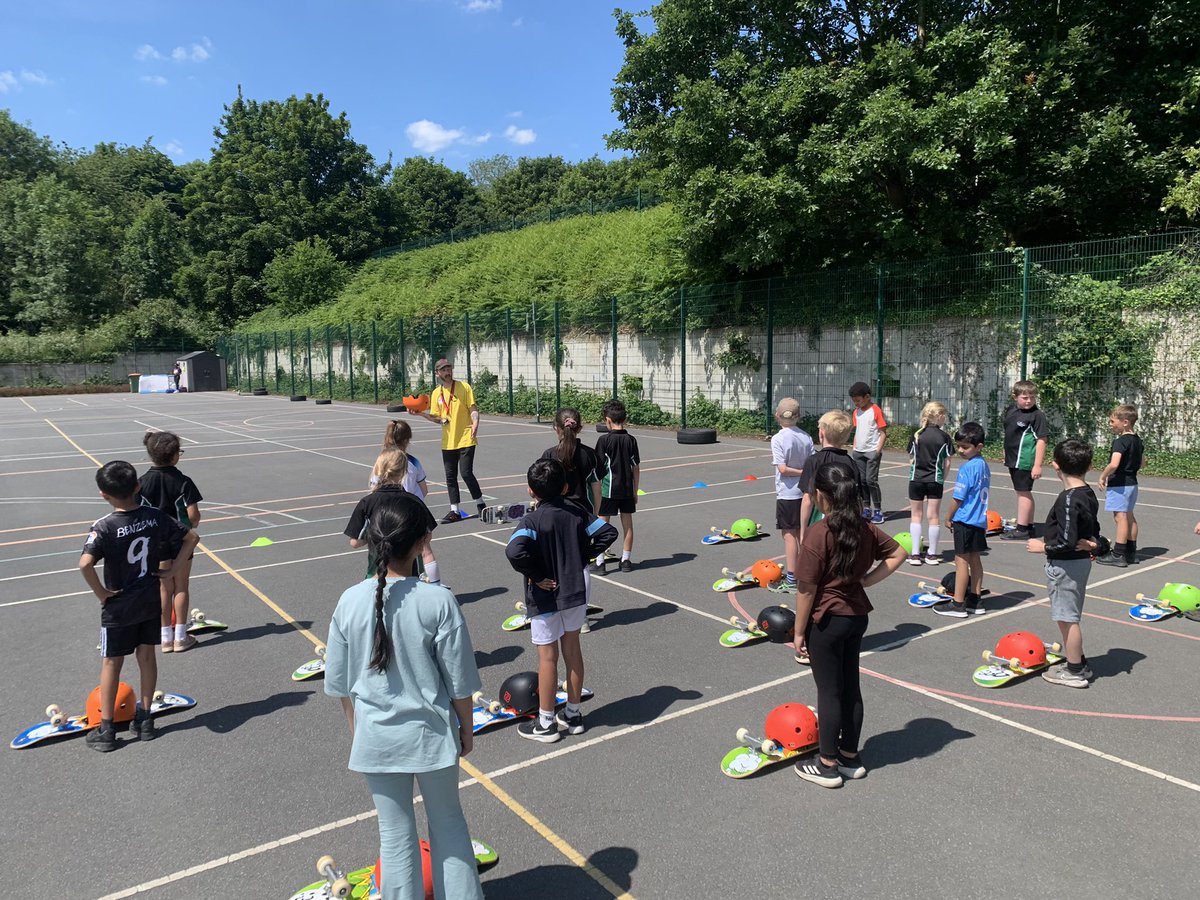 RSchPrimaryPE's tweet photo. 🛹 A huge thanks to Denham &amp; LS-10 for delivering skateboarding sessions to all our @3Roundhay’s. You bring so much passion and expertise to your field. It was really inspiring for our children! Hope to see you back next year 💪 🛹 #newskills #trynewsports @LSTENLeeds https://t.co/6ZQ5Rg5FIS