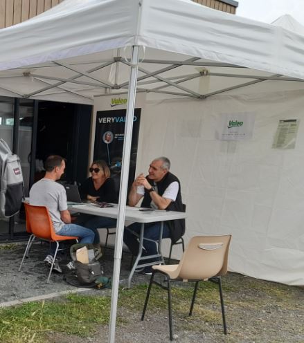 RoyNathali's tweet photo. #TousMobilisés|📢Recruter autrement
Job Dating Du Stade Vers l'Emploi avec @SCORugbyAngers 🏉
L'entreprise Valéo Vision avec @Randstad recrute des agents de fabrication en montage assemblage mécanique https://t.co/UinGoaLORR