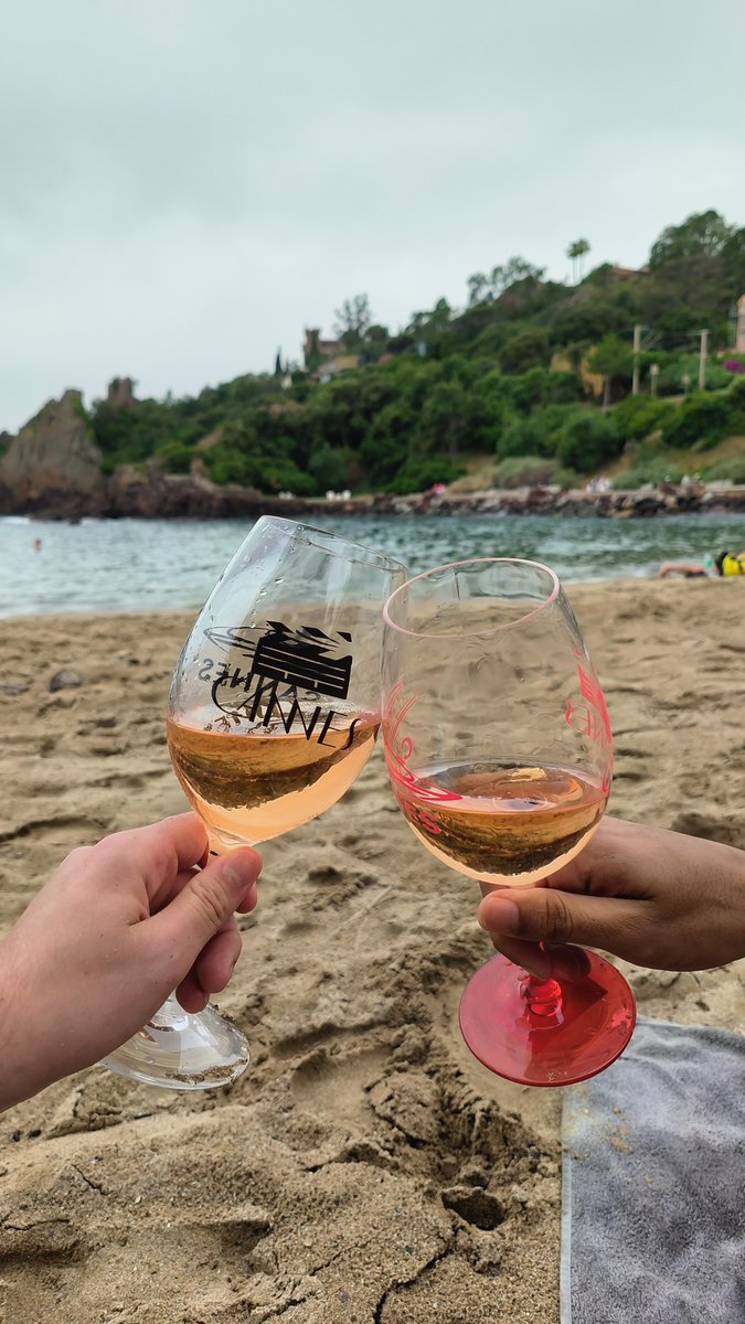 Hello everyone, live from Cannes📍🎬