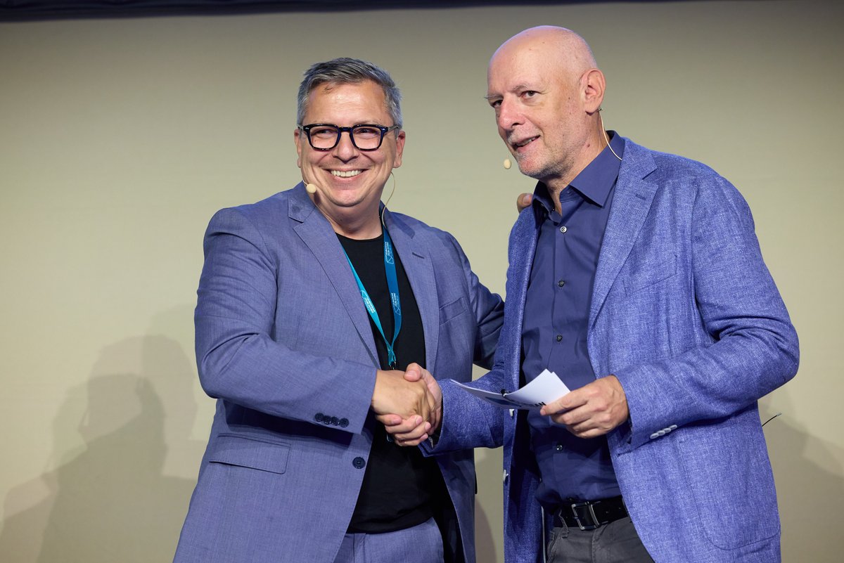 Why the "Jungfrau Zeitung" has discontinued print and banned ChatGPT? Urs Gossweiler is the publisher of the "Jungfrau Zeitung", which is now only published digitally in the Bern area. He explains how the project is financed and why he has banned the use of ChatGPT. #EPC24