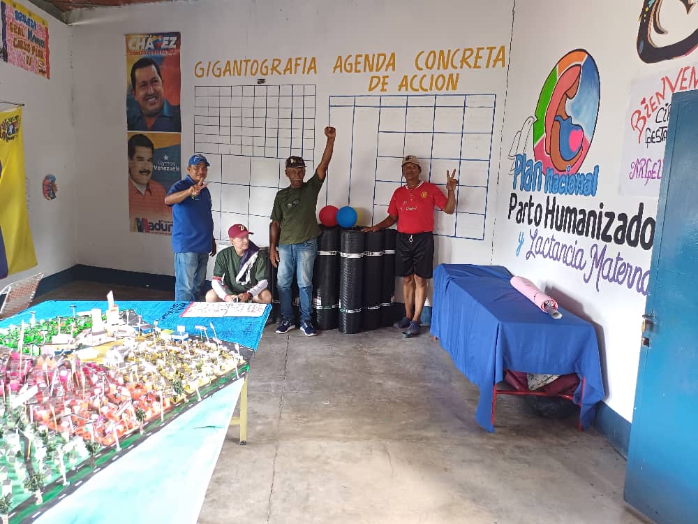 Nuestro Alcalde <a href="/OviedoPSUV/">Tito Oviedo</a> asumio en la Jornada Super Bigote en Acción el Compromiso con materiales para la impermeabilizacion de la Bms Unidad Corazón de Jesús, y con <a href="/NicolasMaduro/">Nicolás Maduro</a> hay respuesta inmediata, la vanguardia del territorio reciben con mucha alegría esta atención.