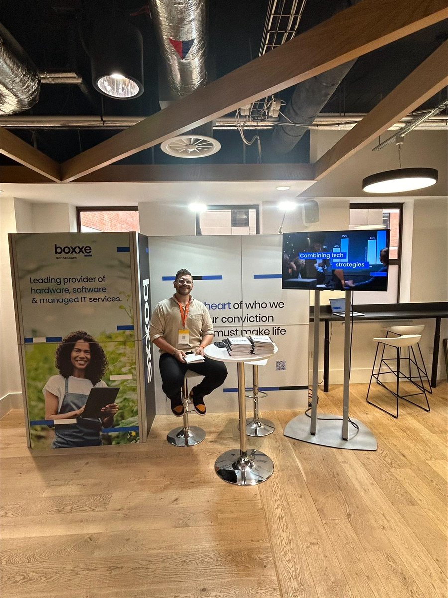 boxxe_UK's tweet image. 📸 Joe Hammond &amp;amp; Dom Porter representing boxxe at @YkSustainable

We were thrilled to sponsor this event and be part of the conversation about the sustainable practices of the future ✨

#MakingTechHuman #YorkshireSustainabilityFestival #GreenTech