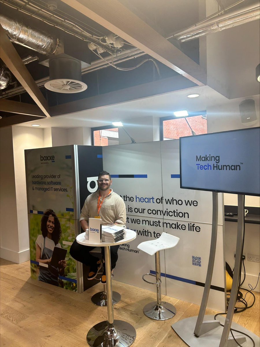 boxxe_UK's tweet image. 📸 Joe Hammond &amp;amp; Dom Porter representing boxxe at @YkSustainable

We were thrilled to sponsor this event and be part of the conversation about the sustainable practices of the future ✨

#MakingTechHuman #YorkshireSustainabilityFestival #GreenTech