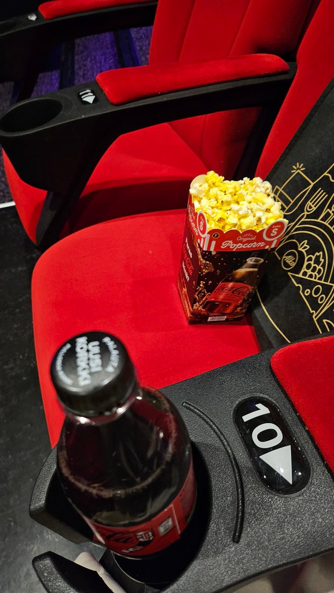 Sit vähän leffailuu teemana lentopallo 🏐