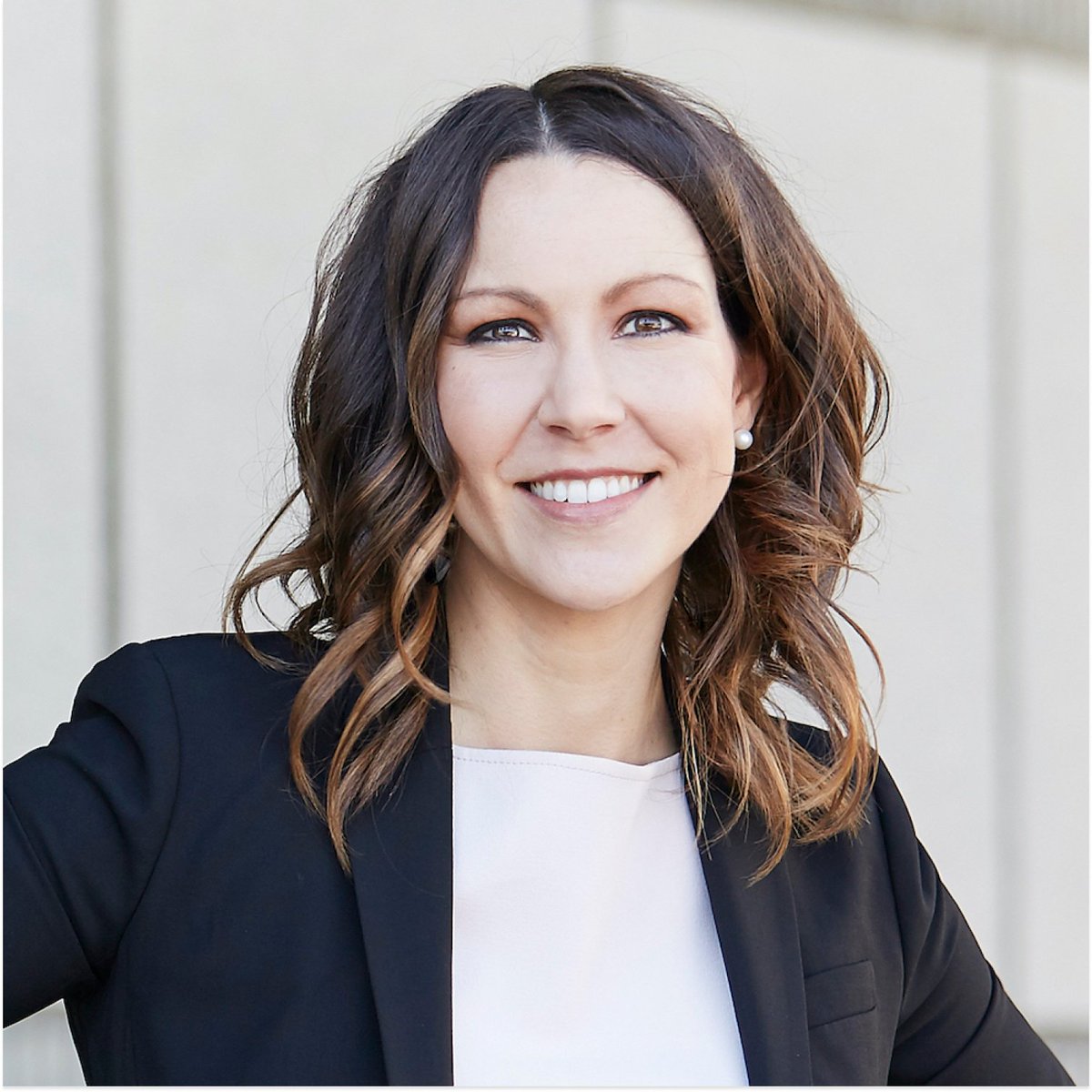 Throwback Thursday: Insights from <a href="/AubreyBergauer/">Aubrey Bergauer</a>! 🌟
When you want to know about audience engagement, she's the one to go to.✨
📹 eu1.hubs.ly/H09N-390
Stay tuned for a big announcement coming next week... 🚀
#AudienceEngagement #CommunityBuilding