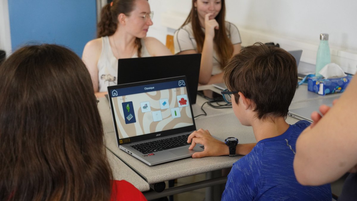 Polytech Nice Sophia (@polytechnsophia) on Twitter photo Nos 3A en informatique ont dév. des jeux thématiques pour les personnes âgées atteintes d'Alzheimer et des élèves DYS de primaire. Les seniors de l'association Jean Louis Noisier et les enfants suivis par Virginie Dery, ergothérapeute ont testé les jeux dév. par nos futurs ingé. Nos 3A en informatique ont dév. des jeux thématiques pour les personnes âgées atteintes d'Alzheimer et des élèves DYS de primaire. Les seniors de l'association Jean Louis Noisier et les enfants suivis par Virginie Dery, ergothérapeute ont testé les jeux dév. par nos futurs ingé.