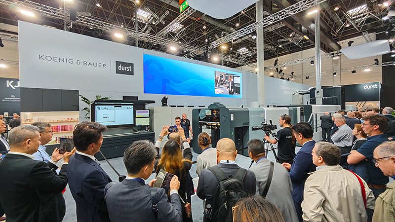 corrugaexpert's tweet image. DURST GROUP AT DRUPA 2024: A LOOK AHEAD

“The exhibition was a significant event for our company, attracting 170,000 trade visitors and generating numerous new leads... corruga.expert/en/news/durst-…
 
#DurstGroup #drupa #drupa2024 #corrugated