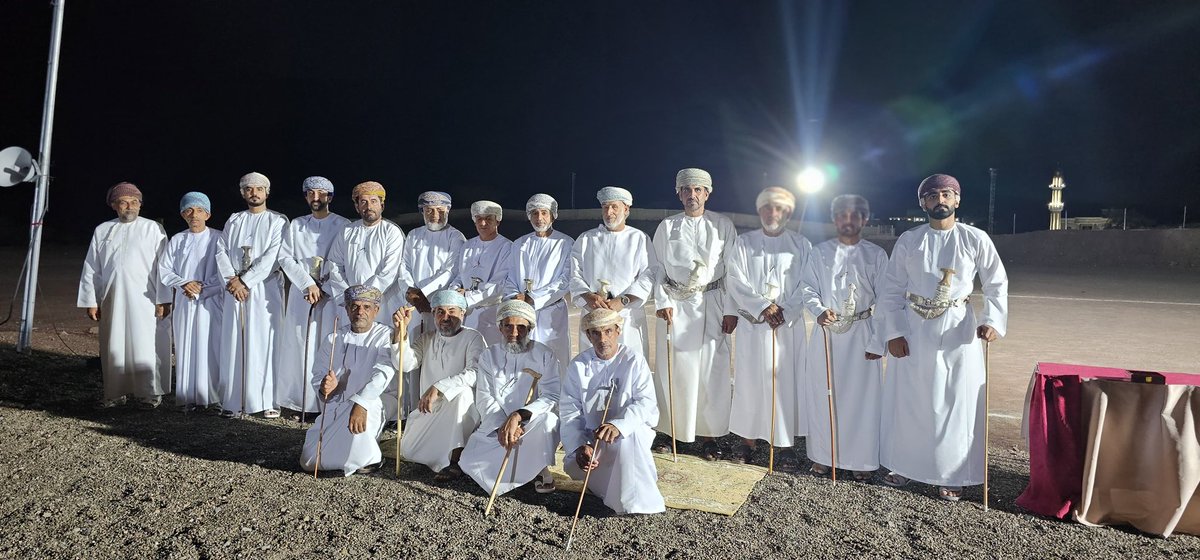 Ru7bah_team's tweet photo. أُقيم مساء الأمس حفل تكريم المراكز الأولى في بطولتي الدورة الرمضانية لكرة الطائرة ودوري العيد لسداسيات كرة القدم برعاية الشيخ / أحمد بن حمود بن عبدالله بن خويطر المعمري وحضور من أعضاء الفريق وأبناء البلد وأعضاء من فريقَي بيح وجبل الريس. https://t.co/v0jkFMbVk9