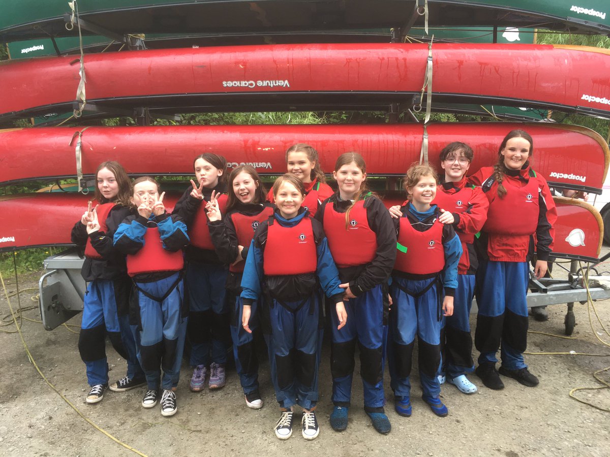 MidCalder_PS's tweet image. Thank you to @XciteOutdoors for another brilliant day of canoeing and team building. P6 loved it!