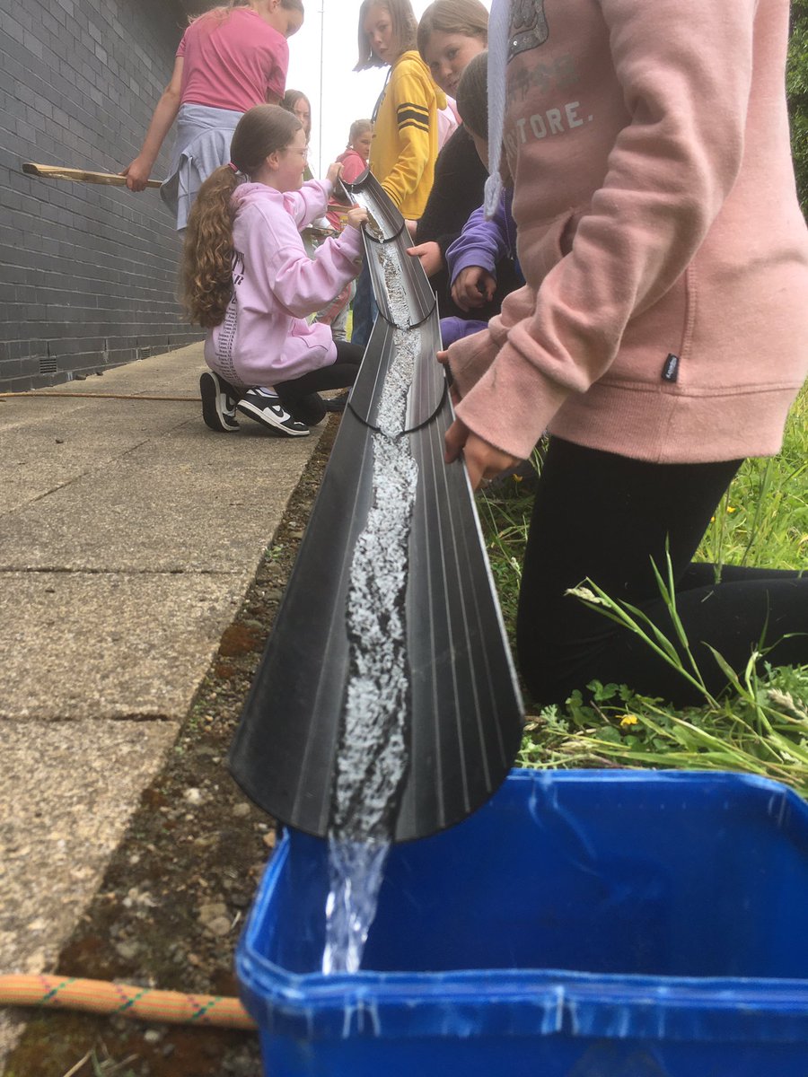 MidCalder_PS's tweet image. Thank you to @XciteOutdoors for another brilliant day of canoeing and team building. P6 loved it!