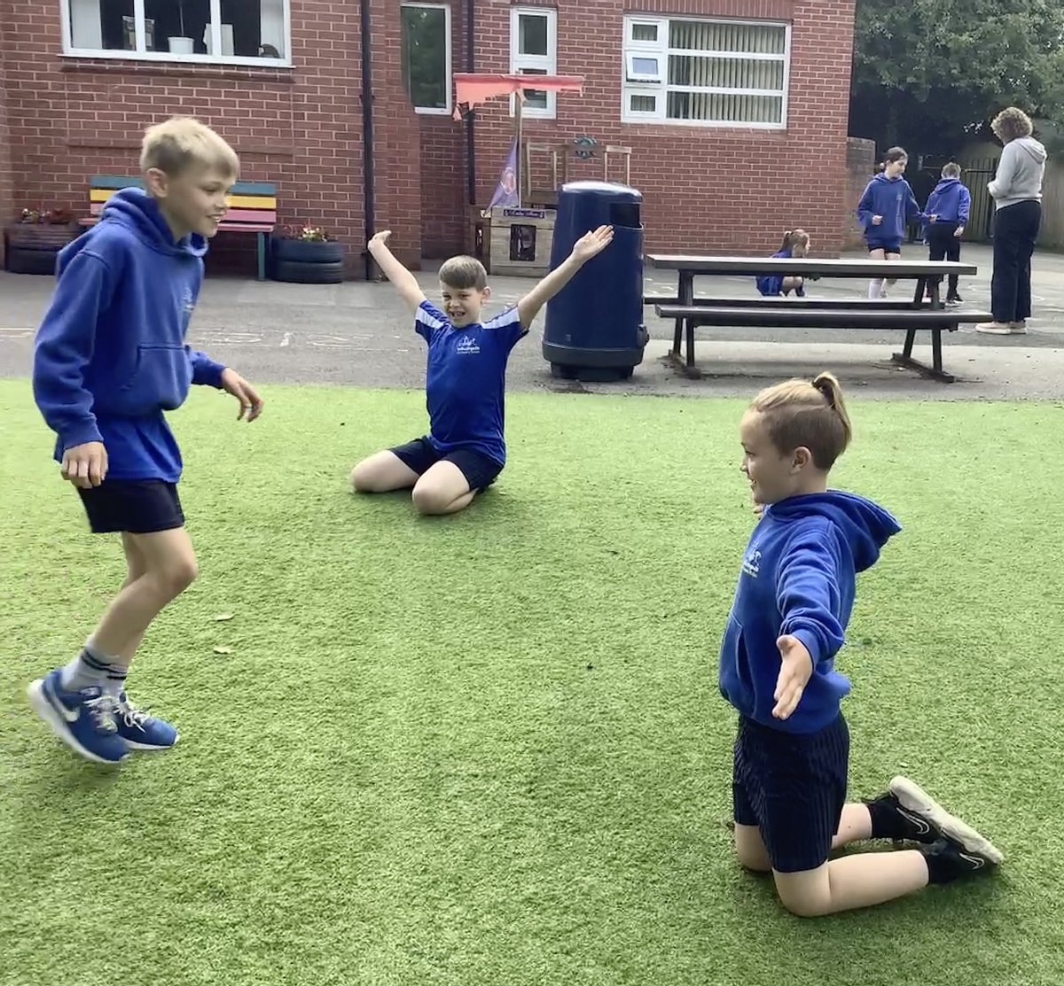 WhitegateCedar tweet media