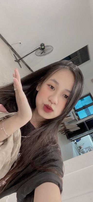 真人长这样！别再问了好吗。有哪位哥哥可以捧捧我🥺 需要一点钱钱买电脑和交房租。裸聊 价格可谈 哥哥想要玩什么都行