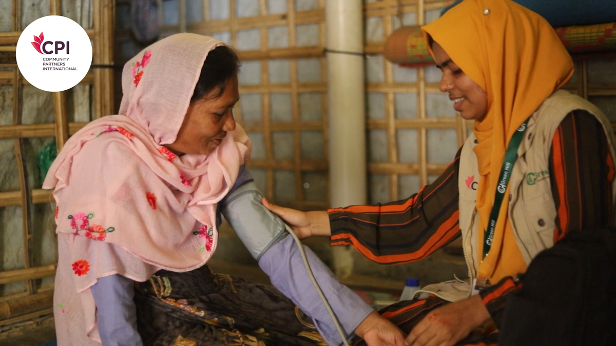 Non-communicable diseases (#NCDs) are often overlooked in #refugee settings. On #WorldRefugeeDay, we visit Fatema, a #Rohingya refugee in #Bangladesh. She was feeling unwell when a health worker supported by CPI stepped in. Watch the video: cpintl.org/world-refugee-… 
#RightToHealth