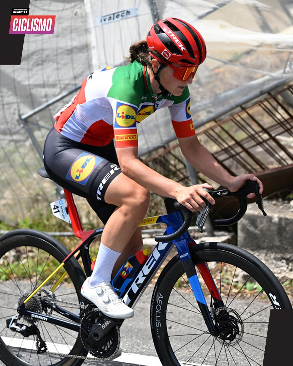ESPNCiclismo's tweet photo. Elisa #LongoBorghini ganó por quinta vez consecutiva el Campeonato Nacional de CRI de Italia. 🇮🇹👑
Su tiempo de 29:01 le permitió imponerse a Vittoria #Guazzini (por un segundo) y a Elena #Pirrone. 👏🔝 https://t.co/lyrPtrfAHx