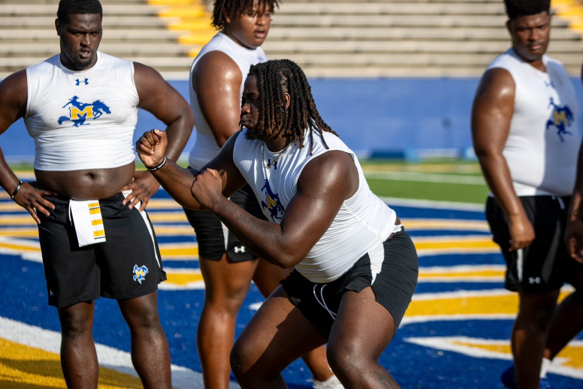 Sunny Summer Mornings☀️

#GeauxPokes | #WeDAT