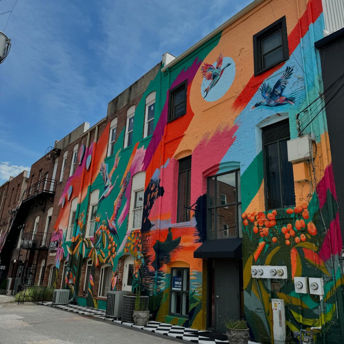 positivelydec's tweet image. Decatur is positively vibrant! ✨ Have you seen the new mural on Johnston Street Alley?

Thanks to our friends at Alabama Center for the Arts for bringing even more beauty and art education to our community.

📸: Katiya McKinney #PositivelyDecatur #VisitDecaturAl #MyDecaturAl