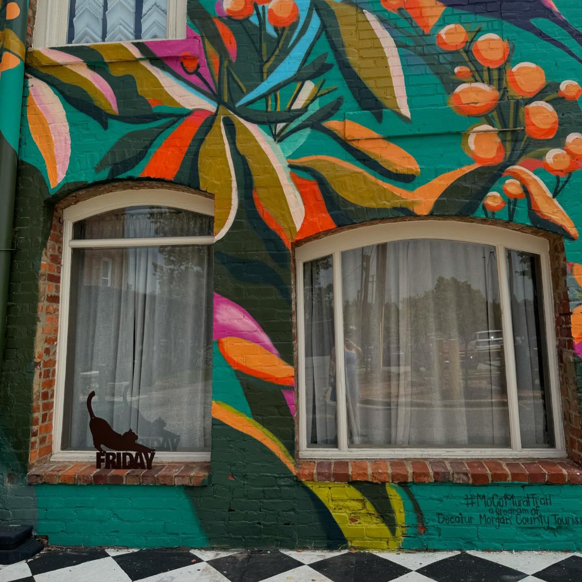 positivelydec's tweet image. Decatur is positively vibrant! ✨ Have you seen the new mural on Johnston Street Alley?

Thanks to our friends at Alabama Center for the Arts for bringing even more beauty and art education to our community.

📸: Katiya McKinney #PositivelyDecatur #VisitDecaturAl #MyDecaturAl