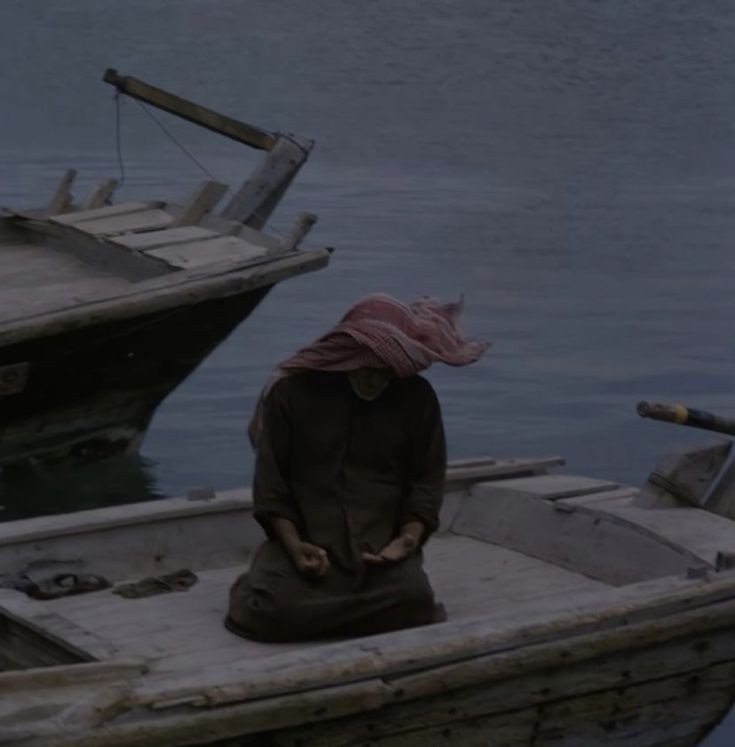 "فَإِنْ تَمَادَيتُ فَاغفِر إِنَّنِي بَشَرٌ
 وَإِنْ غَفَرتَ فَأَجزِلْ .. إِنَّكَ اللهُ"