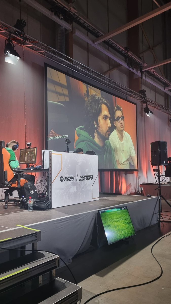 OranGeorge (@orange0rge) on Twitter photo Season Recap EAFC24
Top 33 FC Pro Regional Qualifier
Top 64 DH Summer
Unfortunately these were the only 2 tournaments i was able to play this year.
Happy to be back after i couldn't compete for the last 2 fifas.
I'm ready to represent a club next year.
Contacts: <a href="/fedele_esports/">Fedele Management</a> Season Recap EAFC24
Top 33 FC Pro Regional Qualifier
Top 64 DH Summer
Unfortunately these were the only 2 tournaments i was able to play this year.
Happy to be back after i couldn't compete for the last 2 fifas.
I'm ready to represent a club next year.
Contacts: <a href="/fedele_esports/">Fedele Management</a>
