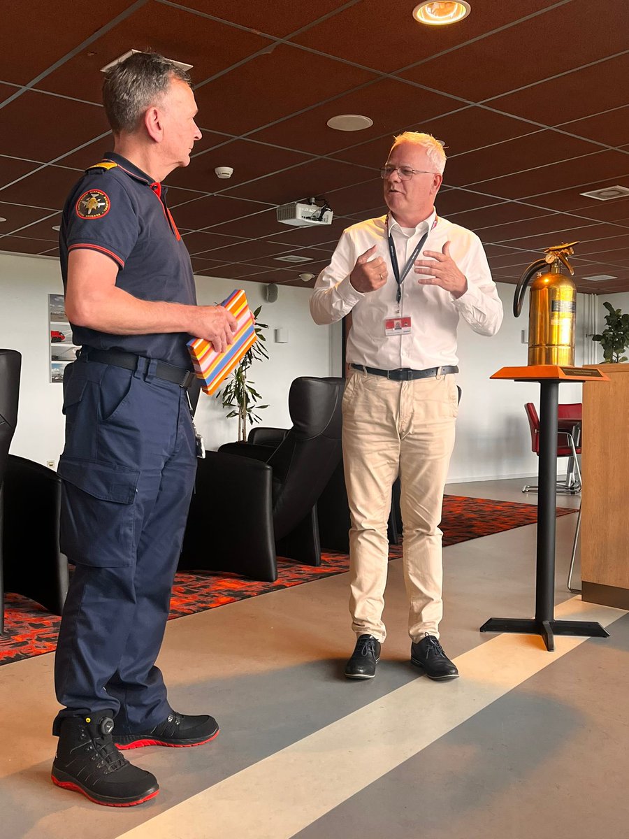 Brandweer Schiphol tweet media
