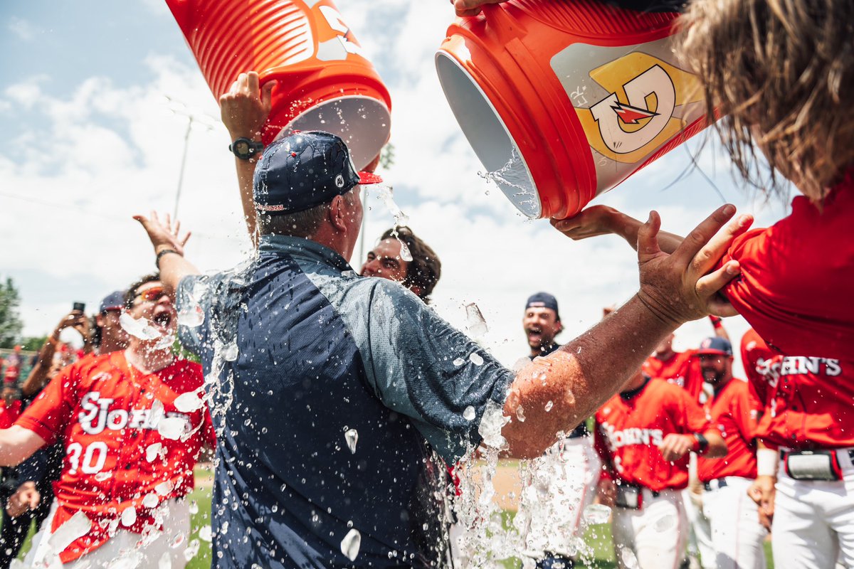 StJohnsBaseball's tweet photo. Cooling Off 😎☀️😎 https://t.co/oodLoSVJF1