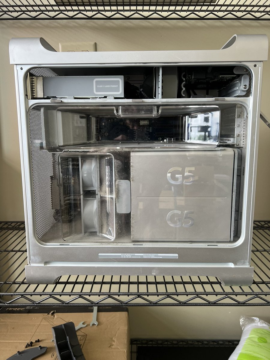 zeelee3D's tweet image. What on earth should I do with this? #apple #powermac #g5