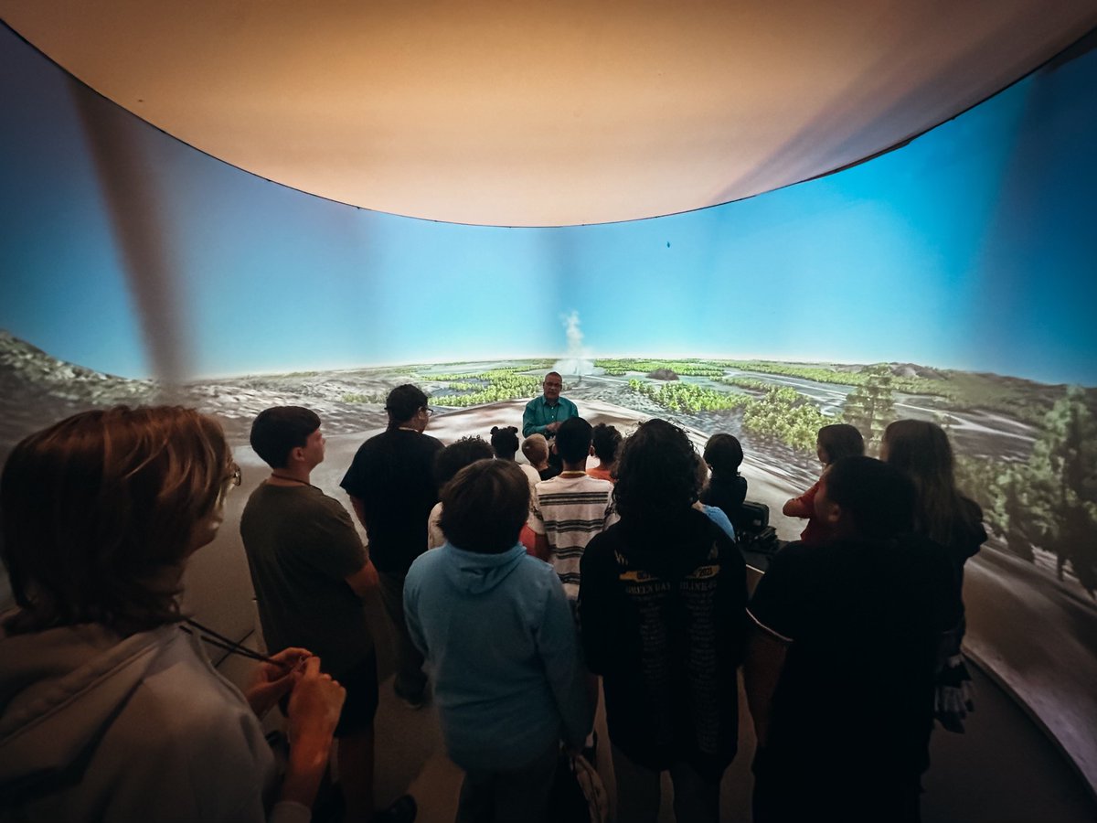USArmyFortSill's tweet photo. Today, we welcome 50 STEM Summer Camp students from @LawtonPS to experience our simulation training at Jared Monti Hall!
@USArmy @TRADOC
#BeAllYouCanBe #FiresStrong #TeamSill #ArmySTEM https://t.co/qFmcAEWVzP