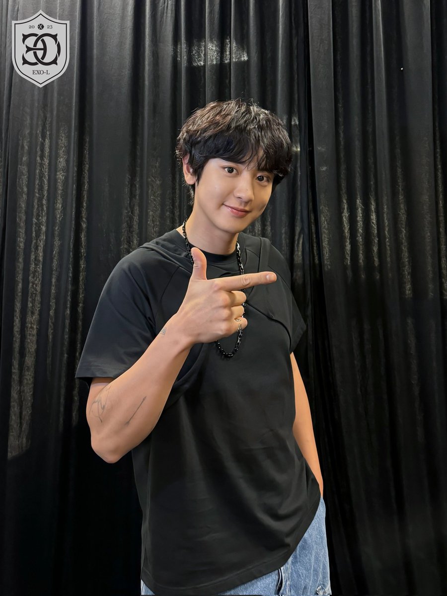 _fiitriianii's tweet photo. Terimakasih kalian barisan para bias atas gebrakannya 🙏🧎‍♀️💆‍♀️🫠🫶😭🤍🩶🖤🫰 https://t.co/LjZ2X7U8EY