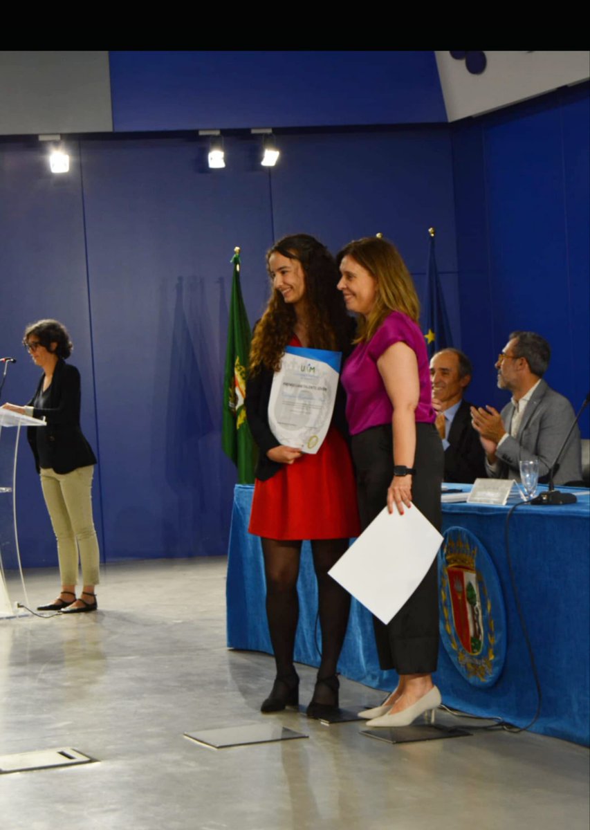 Muy agradecida y emocionada por el Premio UAM Talento Joven. 
¡Gracias a todos los que me habéis acompañado durante todo el proceso! En especial, gracias a <a href="/bthoilliez/">Bianca Thoilliez</a> por todo tu trabajo y apoyo.

Muy orgullosa de pertenecer a la <a href="/FaculEDUAM/">FACULTAD DE FORMACIÓN DEL PROFESORADO Y EDUCACIÓN</a> y al <a href="/GIPES_UAM/">GIPES_UAM</a>