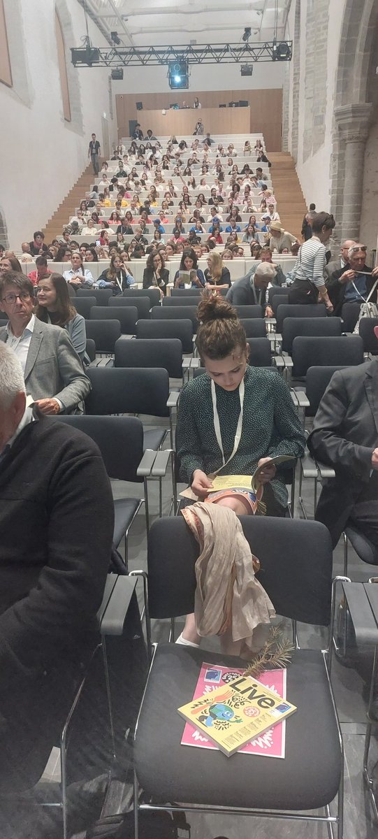 La cérémonie commence! <a href="/Ecotrophelia/">Ecotrophelia</a> Are you ready?