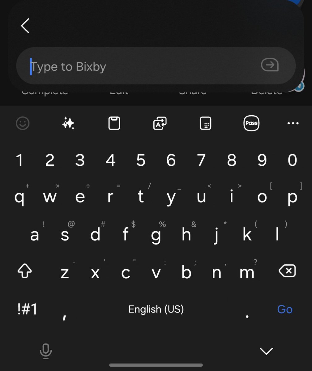 a_for_albert's tweet photo. Who copied who? 🧐 https://t.co/rVZ5XJD5Ei