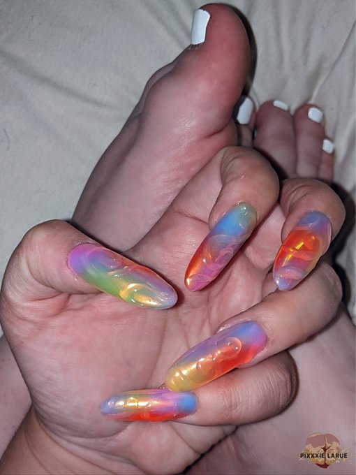 Slutty White Toes &amp; Chrome Textured Rainbow Fingers 🌈🏳️&zwj;🌈  C A S H A P P $pixxxielarue V E N M O @/brooklynatitudepixxxi-333  Support<a href="/tag/mvsales"class="tags"><span>#mvsales</span></a>