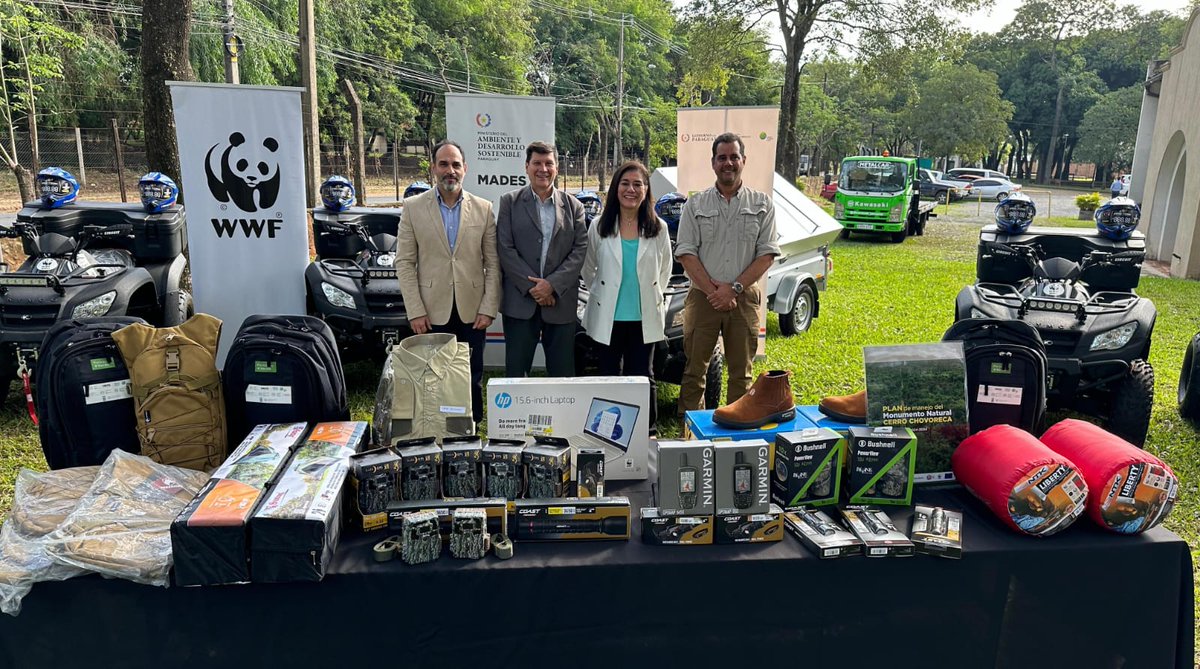 LucyAquinoOrtiz's tweet photo. Con alegría entregamos insumos celebrando el día de los parques nacionales agradeciendo el esfuerzo del #MADES #PNUD #UEpy #WWFPy https://t.co/iEj5yGJy5f