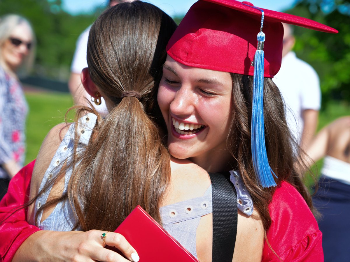dbqschools's tweet photo. Congratulations to the Dubuque Senior High School Class of 2024! We can't wait to witness the incredible things you'll accomplish and the difference makers you'll continue to be. 🎓🎉 #ThreeRamClap

📷 Download images and view the FULL ALBUM at: https://t.co/phGq2ikB4r https://t.co/8DZdd8dQ1q