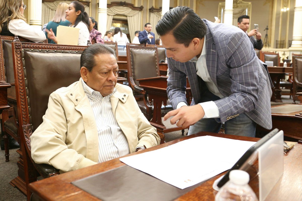 Hoy, en el <a href="/CongresoPue/">H. Congreso de Puebla</a> abordamos temas de vital importancia para nuestro estado.

Es un privilegio representar tu voz y trabajar en la construcción de un mejor futuro para ti y tú familia.