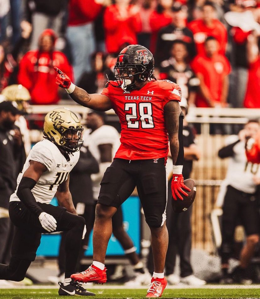 Champfa6ix's tweet image. #AGTG After a great camp today I am
Blessed to receive a D1 offer from  @TexasTechFB @JoeyMcGuireTTU @COACHJUICE_ @CoachWeltonJ #WreckEm