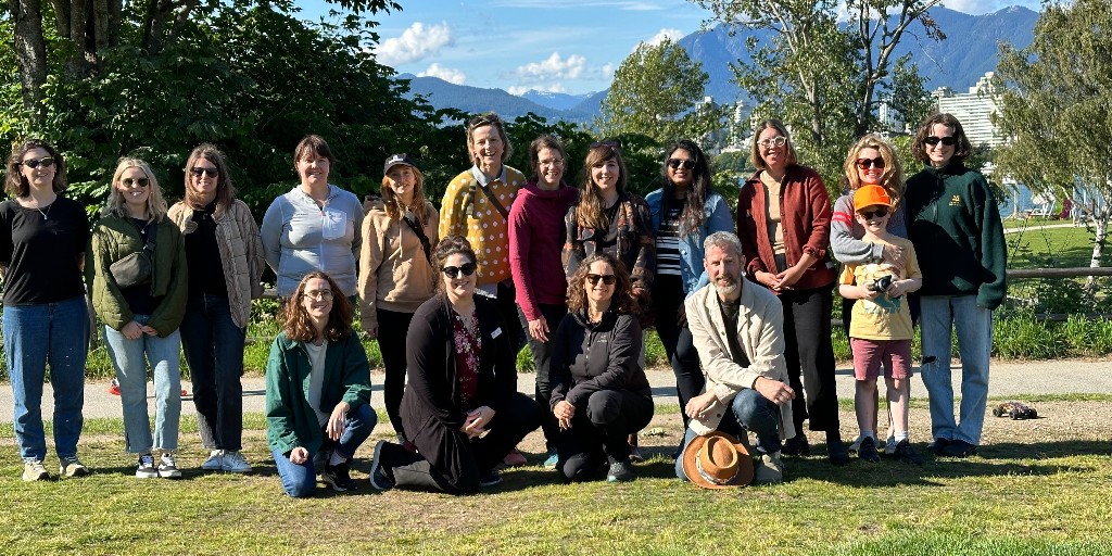 greenestcity's tweet photo. On Tuesday night, #Women4Climate alumni gathered for a shoreline cleanup. Together, we removed several bags of waste from the beautiful shoreline. #W4CVancouver #cleanupparty https://t.co/Vxxy8Fw0p6