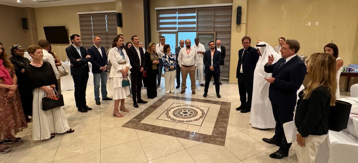 ludovic_pouille's tweet photo. لقاء رائع في #الخبر مع الجالية الفرنسية 🇫🇷الديناميكية من #المنطقة_الشرقية 🇸🇦، بحضور القنصل الفخري سمير البنعلي، ورئيس المجلس القنصلي هوغز لوتانش والقنصل @FranceinKSA أنييس سيلفا ... فرصة لشكرهم، سواء أكانوا روّاد أعمال، أو موظفين من #LFIK و@AfasKSA أو أطباء، أو أكاديميين، أو مبدعين، أو فنانين، على مساهمتهم القيمة في تعزيز الشراكة الاستراتيجية الفرنسية السعودية في شرق المملكة.
🇫🇷💙🇸🇦