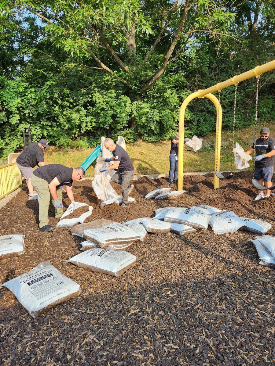 FirstStepsNash's tweet image. How do you get 8 palettes of donated rubber mulch into First Steps’ playground? You welcome @bridgestone employees to make it happen. Thank you for enduring the heat to give children a safe place to play! #WhatReallyMatters #Bridgestone