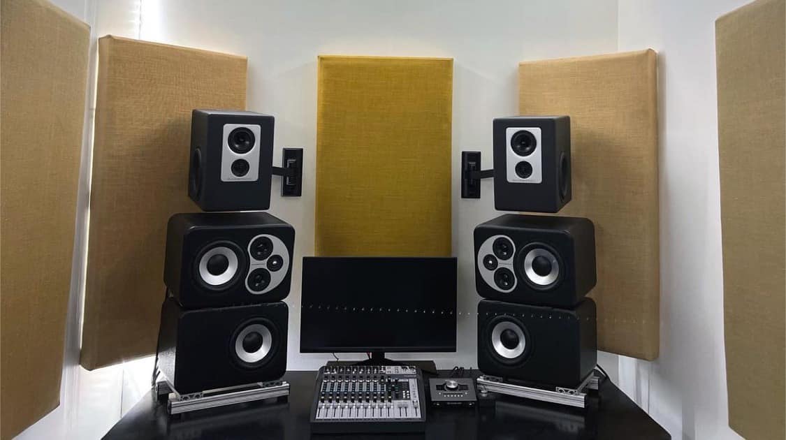 BarefootSound's tweet photo. Too much? Or why not?
#Footprint02
#MicroMain45
#MicroSub45 https://t.co/xwzlHnWWOe