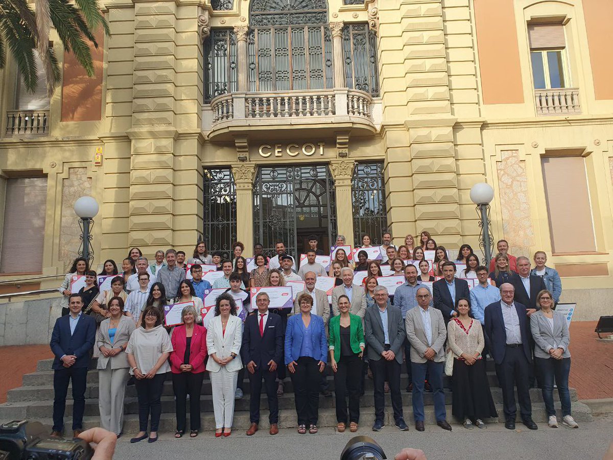 educaciocat's tweet image. La consellera @AnnaSimo lliura a Terrassa els 18ens Premis Noves &amp;amp; Nous Professionals 2024.

Aquest curs s’han presentat un total de 137 treballs i 40 han passat a la final. L’objectiu és motivar i promoure l’esperit emprenedor, innovador i creatiu de l’alumnat d'FP i PFI.