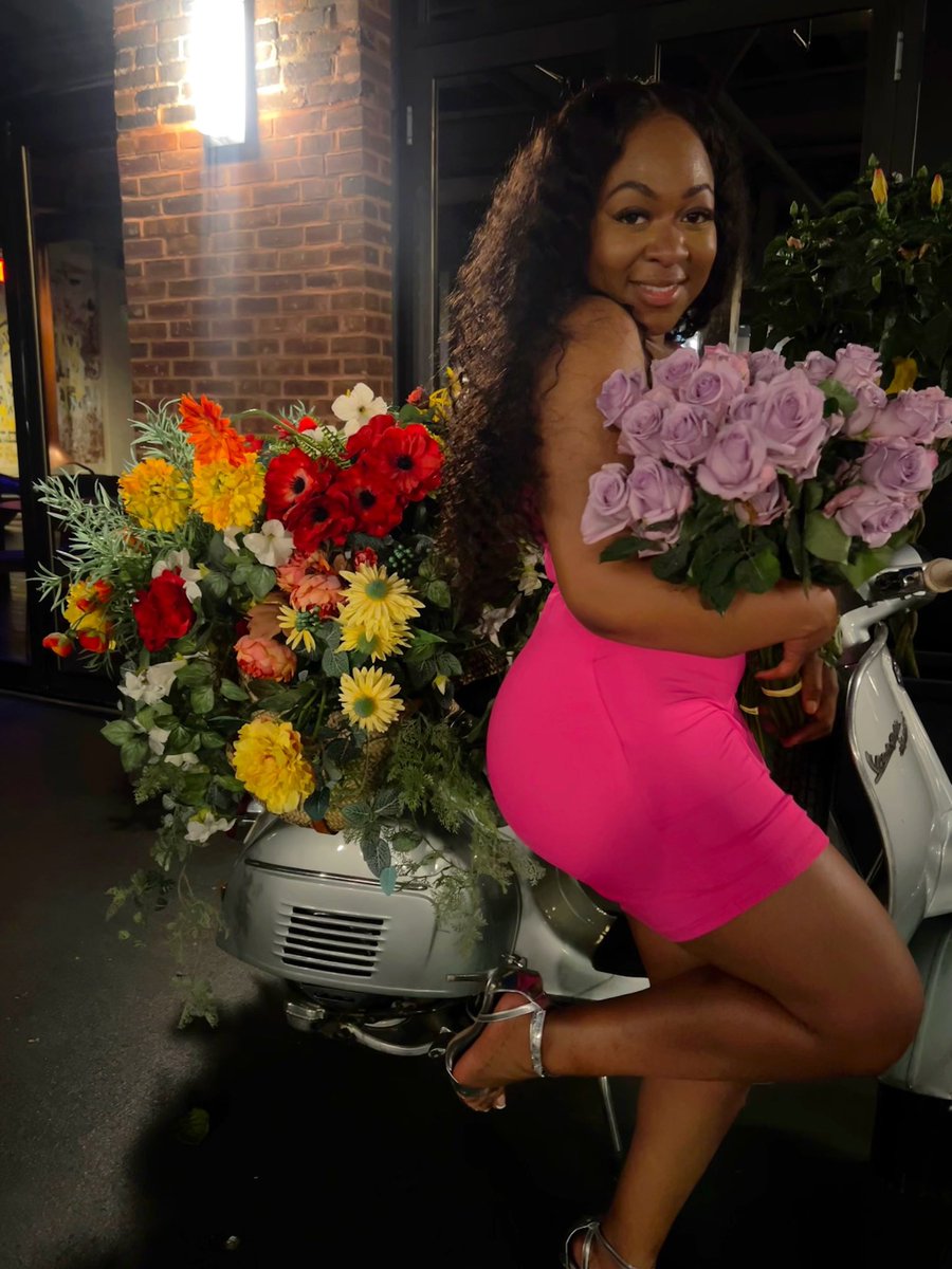 KingKeyyyy's tweet image. I don’t compete with a soul. I’m me, so that’s already unfair for you. 6/19 🥂