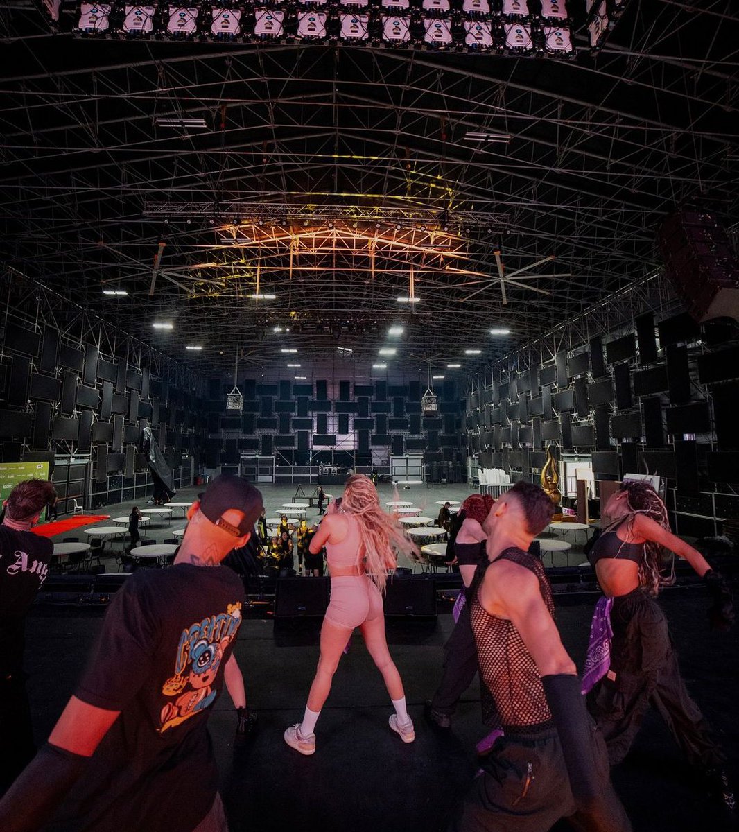 Erika_0444's tweet photo. Llegó el día!!! 🥳
A romperla hermosa, que todo el show preparado salga bonito ✨💗⭐
#AndreinaBravo https://t.co/d7HUsZGVR6