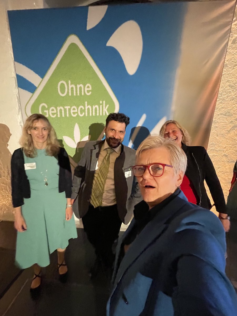 15 Jahre gibt es jetzt erfolgreich das #OhneGentechnik Label. Eine tolle Feier + positive Stimmung. Passt zum Ernährungstag gestern. 🥕