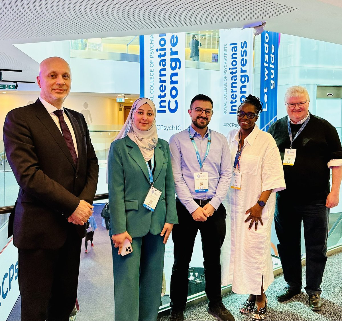 RCPsych International (@rcpsychintl) on Twitter photo President <a href="/DrLadeSmith/">Lade Smith CBE</a>, Presidential Lead for Global Mental Health <a href="/aluzri1/">Mohammed Al-Uzri</a> & Treasurer <a href="/JohnHMCrichton/">John Crichton</a> with Dr Alnamorah and Dr Marzouqa - 2 of the trainees from Bethlehem Hospital who have regular teaching session from our amazing <a href="/rcpsych/">Royal College of Psychiatrists</a> volunteers 🌍❤️#RCPsychIC President <a href="/DrLadeSmith/">Lade Smith CBE</a>, Presidential Lead for Global Mental Health <a href="/aluzri1/">Mohammed Al-Uzri</a> & Treasurer <a href="/JohnHMCrichton/">John Crichton</a> with Dr Alnamorah and Dr Marzouqa - 2 of the trainees from Bethlehem Hospital who have regular teaching session from our amazing <a href="/rcpsych/">Royal College of Psychiatrists</a> volunteers 🌍❤️#RCPsychIC