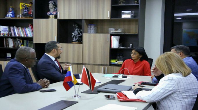 mippci_ven's tweet photo. #NotiMippCI 📰🗞| Venezuela reafirma lazos de cooperación con Trinidad y Tobago. Lea más⏩https://t.co/nXlCZmlVaq
#SomosLosDeNico
#VenezuelaEsPoesíaMundial https://t.co/RDY37Xn5eJ