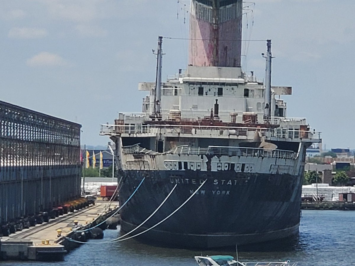 acerbicCatnip's tweet photo. Voyage update: an old friend. https://t.co/5QP3ujQMNg